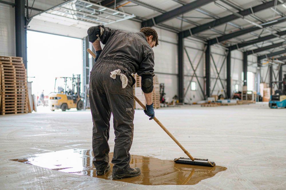 YLD-9014A based high-solids epoxy floor coating applied by roller